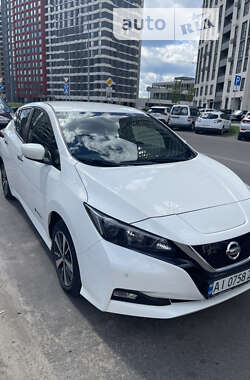 Хэтчбек Nissan Leaf 2018 в Киеве