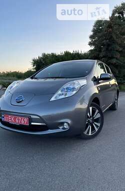 Хетчбек Nissan Leaf 2015 в Звенигородці