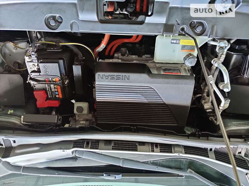 Хэтчбек Nissan Leaf 2019 в Днепре