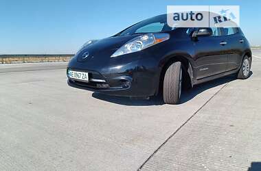 Хетчбек Nissan Leaf 2013 в Дніпрі