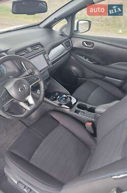Хэтчбек Nissan Leaf 2022 в Днепре