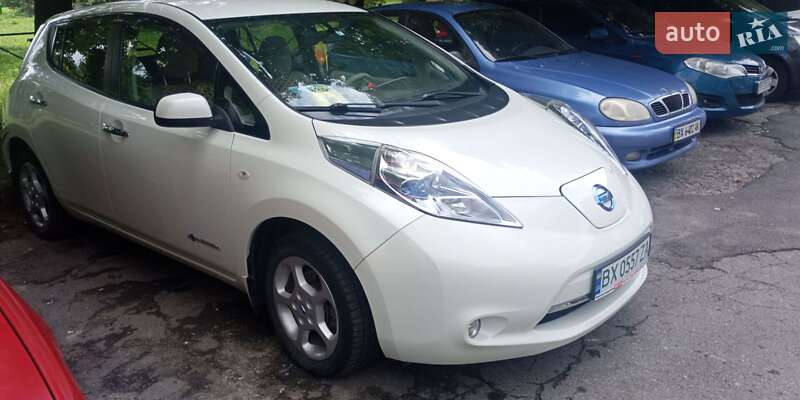 Хетчбек Nissan Leaf 2012 в Хмельницькому