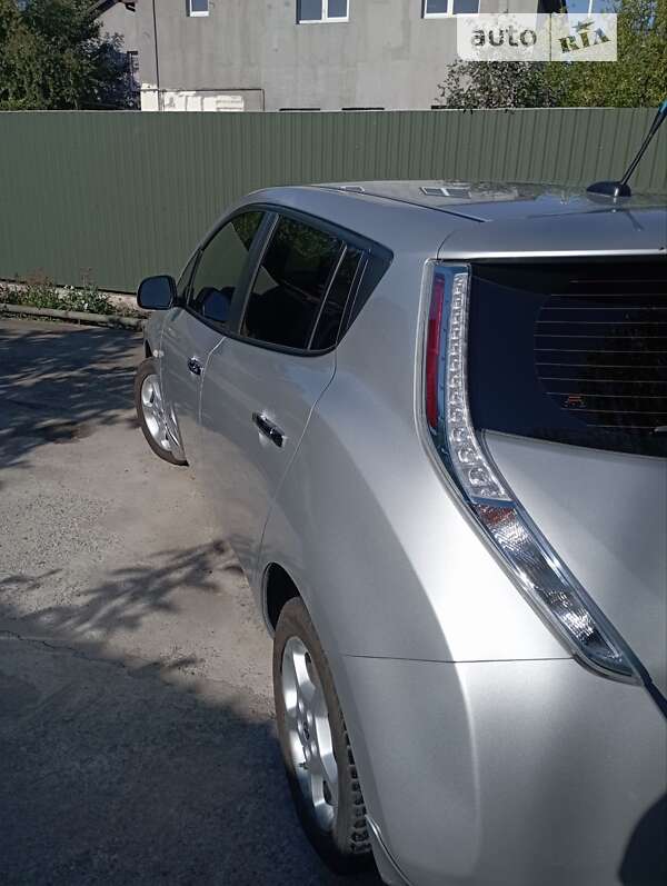 Хетчбек Nissan Leaf 2013 в Одесі фото 12 Хетчбек Nissan Leaf 2013 в Одесі