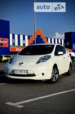 Хетчбек Nissan Leaf 2013 в Кам'янець-Подільському