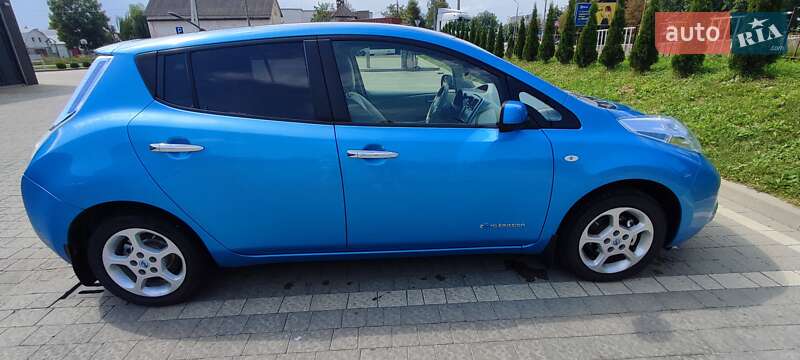 Хэтчбек Nissan Leaf 2012 в Дрогобыче