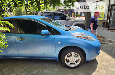 Хетчбек Nissan Leaf 2014 в Миколаєві