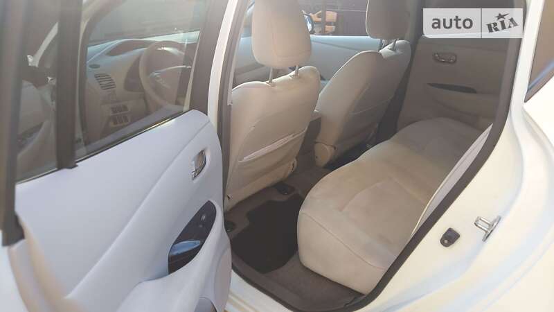 Хетчбек Nissan Leaf 2012 в Білгороді-Дністровському
