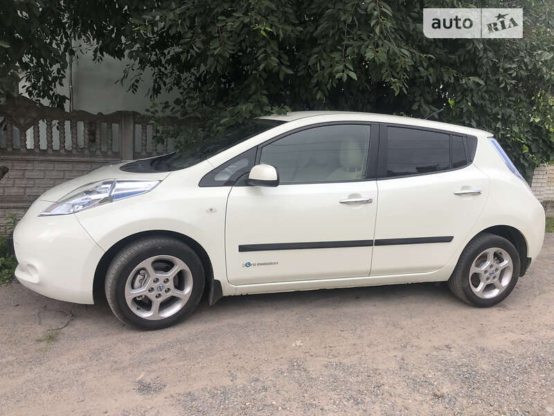 Хэтчбек Nissan Leaf 2012 в Виннице