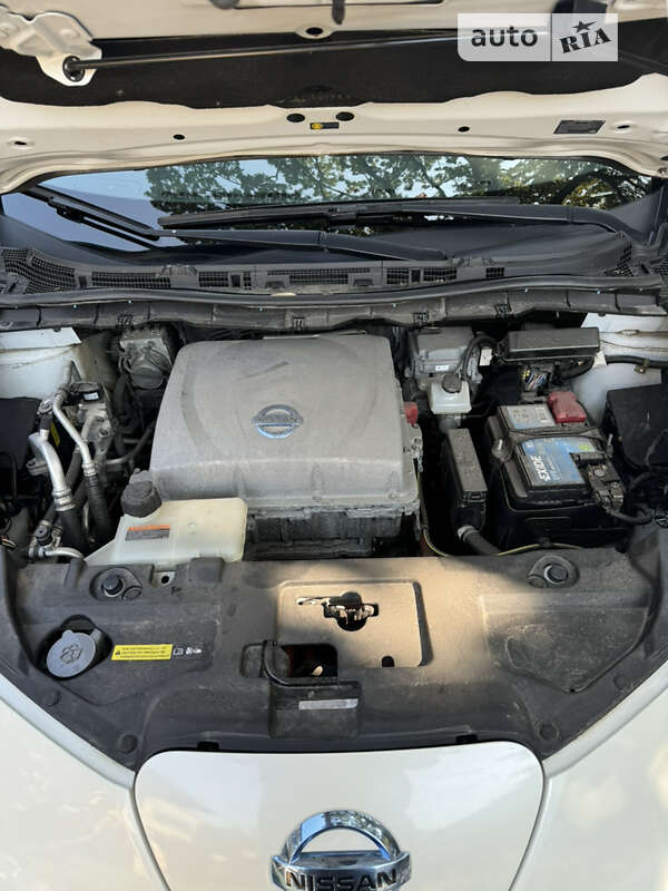 Хэтчбек Nissan Leaf 2013 в Киеве фото 12 Хэтчбек Nissan Leaf 2013 в Киеве