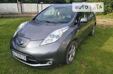 Хэтчбек Nissan Leaf 2014 в Великом Раковце