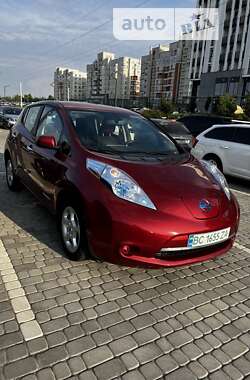 Хетчбек Nissan Leaf 2013 в Долині