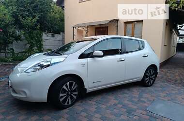 Хетчбек Nissan Leaf 2015 в Рівному