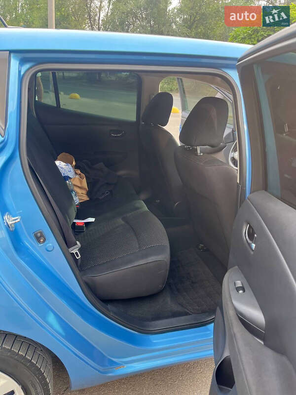 Хэтчбек Nissan Leaf 2013 в Днепре