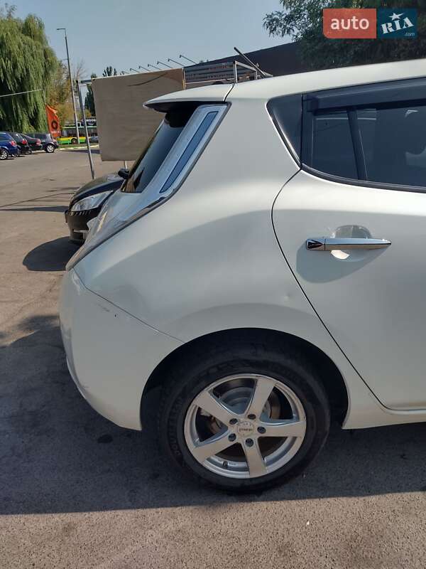 Хетчбек Nissan Leaf 2014 в Вінниці