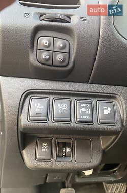 Хэтчбек Nissan Leaf 2014 в 