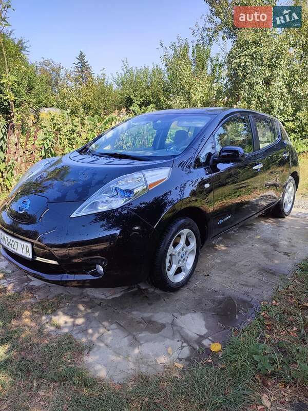 Хетчбек Nissan Leaf 2012 в Житомирі