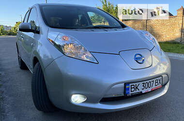 Хетчбек Nissan Leaf 2015 в Рівному