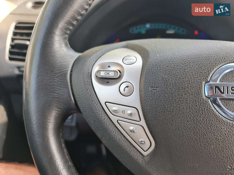 Хэтчбек Nissan Leaf 2016 в Киеве