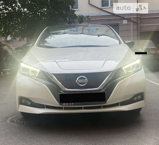 Хетчбек Nissan Leaf 2018 в Тернополі