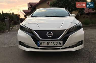 Хэтчбек Nissan Leaf 2019 в 