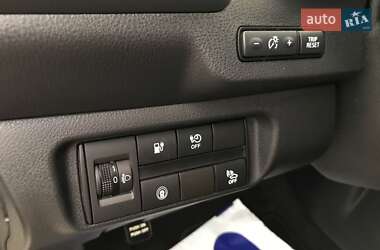 Хэтчбек Nissan Leaf 2019 в 