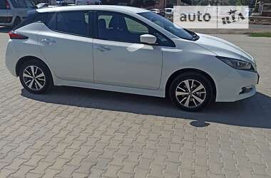 Хетчбек Nissan Leaf 2018 в Чернівцях