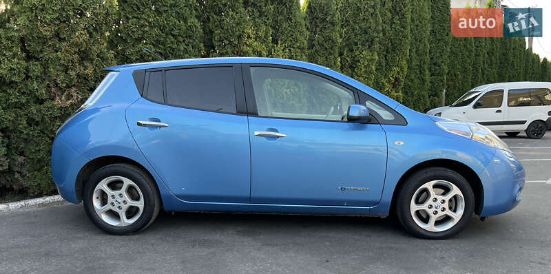 Хэтчбек Nissan Leaf 2011 в Тернополе