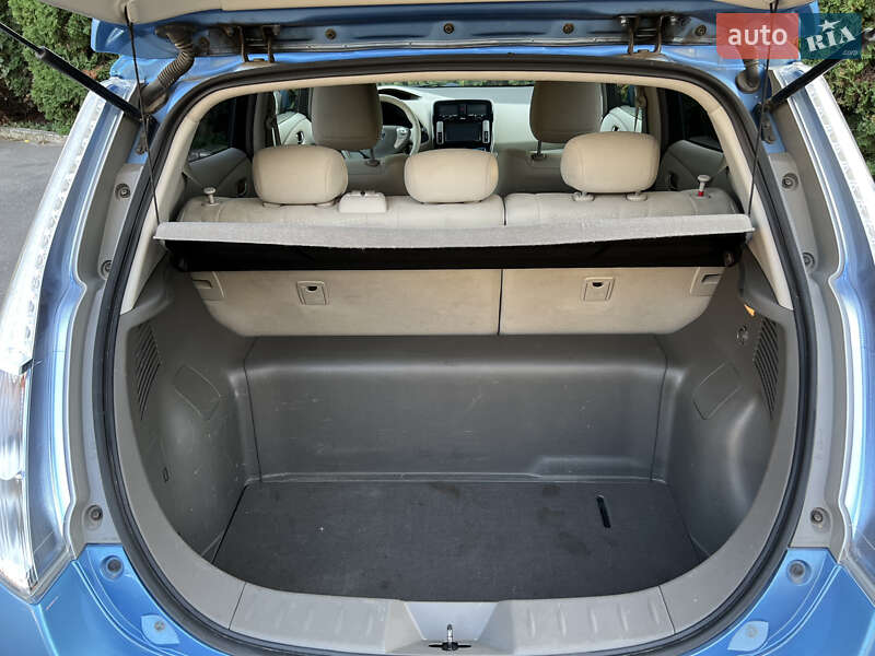 Хэтчбек Nissan Leaf 2011 в Тернополе
