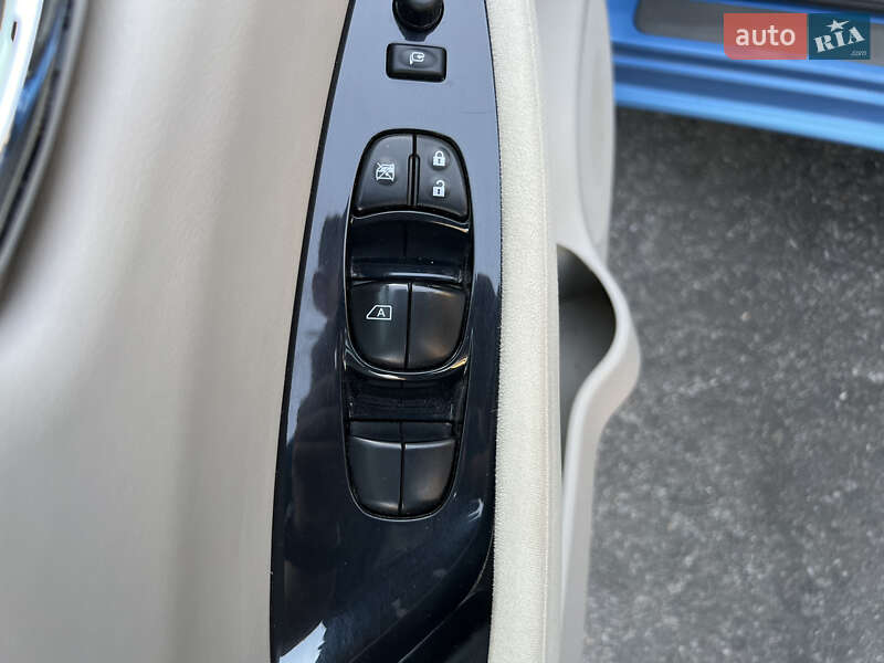 Хэтчбек Nissan Leaf 2011 в Тернополе