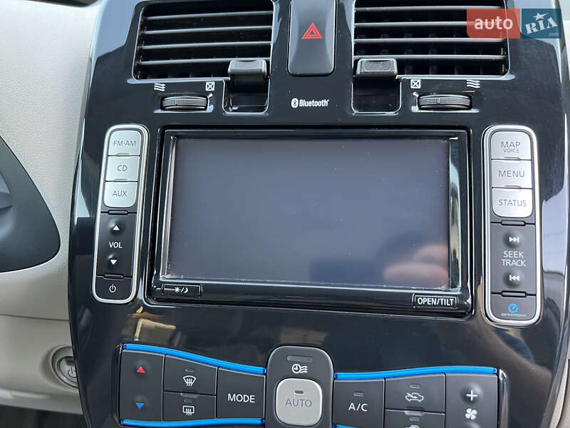Хэтчбек Nissan Leaf 2011 в Тернополе