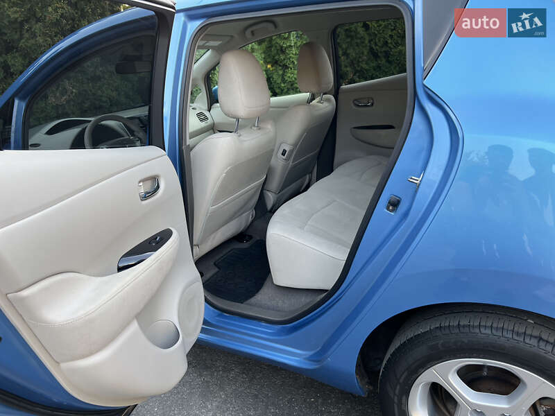 Хэтчбек Nissan Leaf 2011 в Тернополе