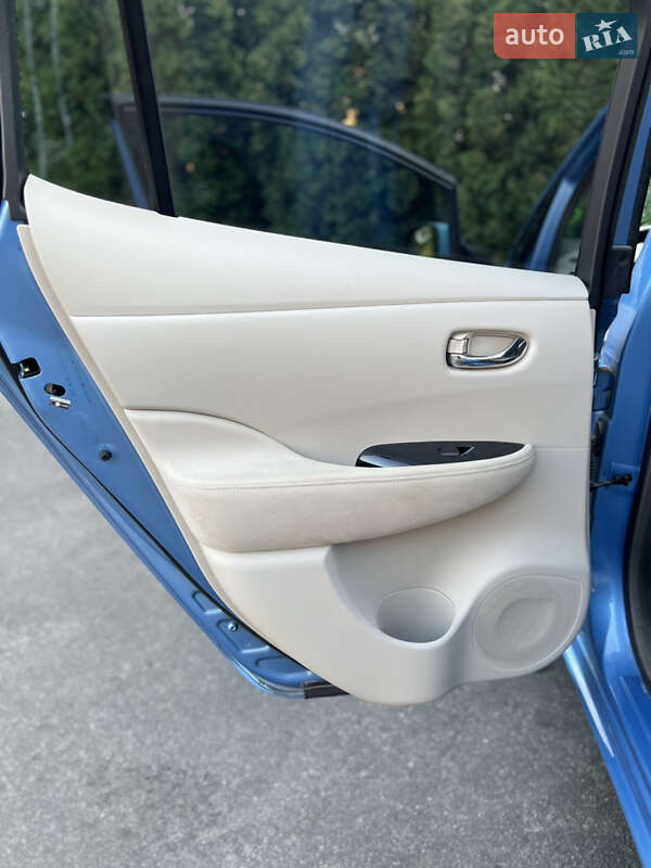 Хэтчбек Nissan Leaf 2011 в Тернополе