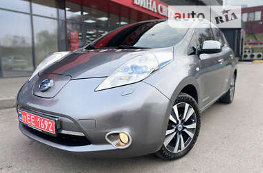 Хетчбек Nissan Leaf 2013 в Дніпрі