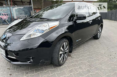 Хетчбек Nissan Leaf 2017 в Чернівцях