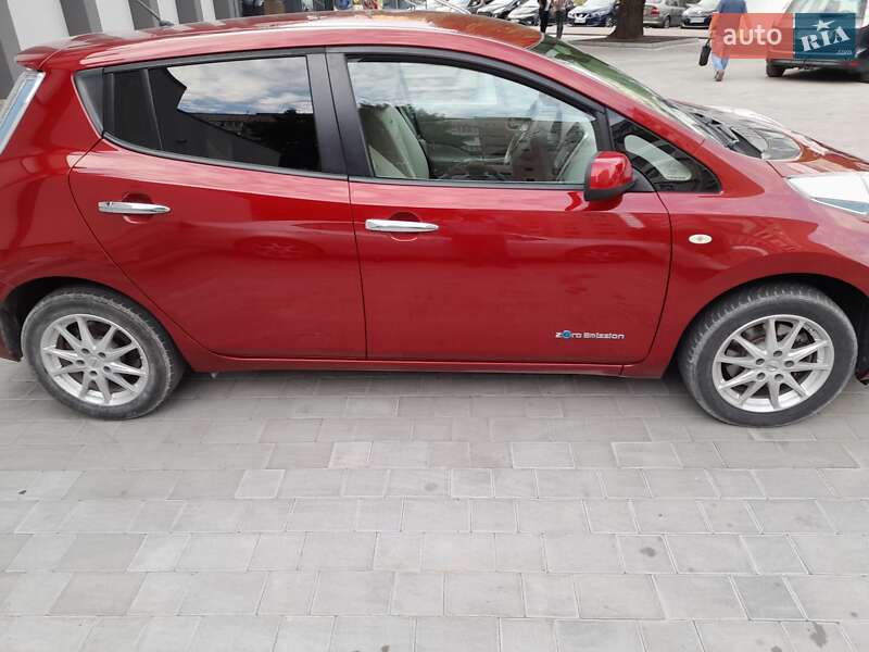 Хэтчбек Nissan Leaf 2015 в Тернополе фото 15 Хэтчбек Nissan Leaf 2015 в Тернополе