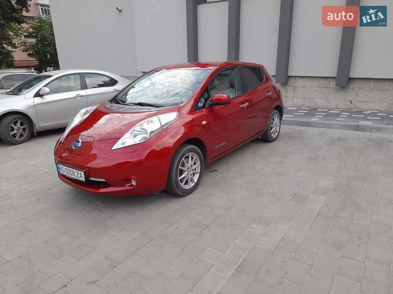 Хэтчбек Nissan Leaf 2015 в Тернополе фото Хэтчбек Nissan Leaf 2015 в Тернополе