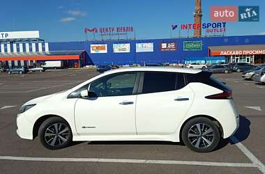 Хетчбек Nissan Leaf 2019 в 