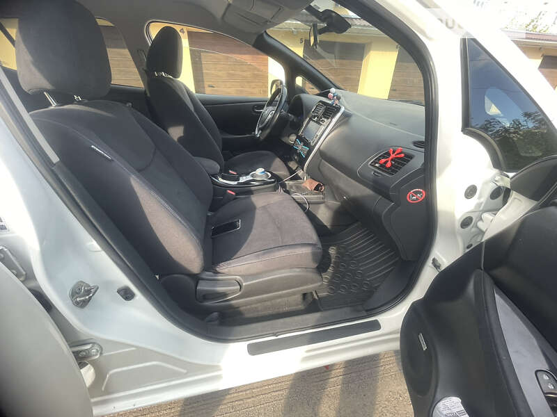 Хэтчбек Nissan Leaf 2015 в Виннице фото 6 Хэтчбек Nissan Leaf 2015 в Виннице