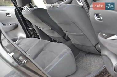 Хэтчбек Nissan Leaf 2014 в 