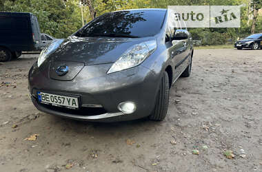 Хэтчбек Nissan Leaf 2013 в Николаеве