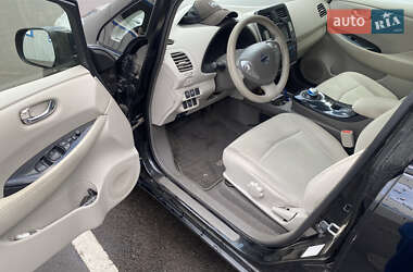 Хэтчбек Nissan Leaf 2012 в 