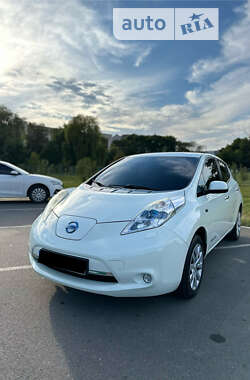 Хетчбек Nissan Leaf 2011 в Івано-Франківську