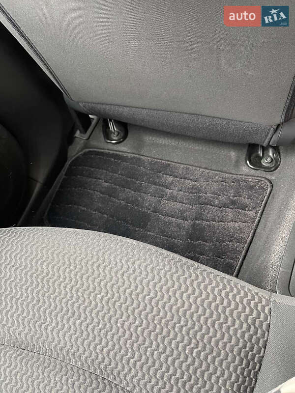 Хэтчбек Nissan Leaf 2015 в Тернополе