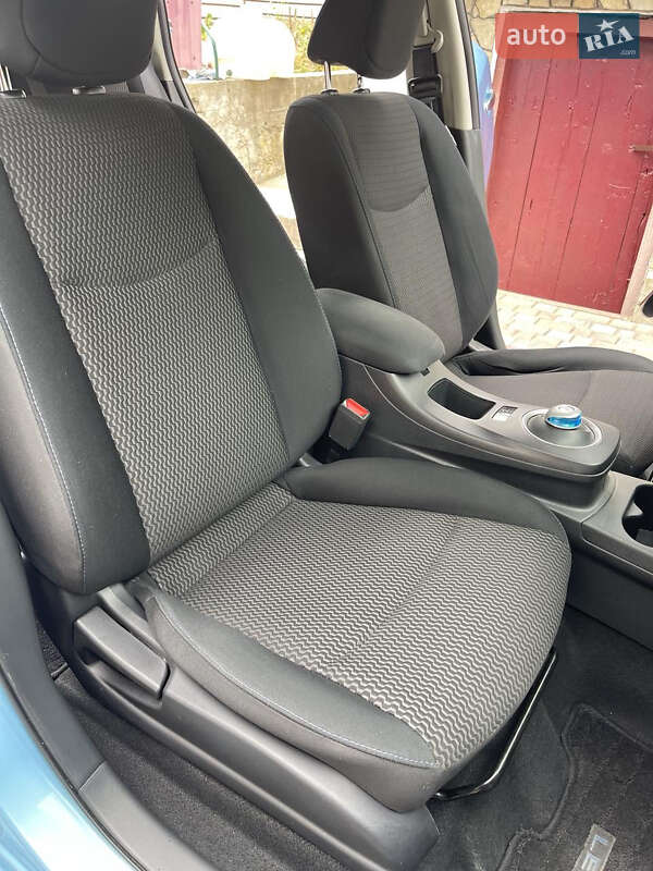 Хэтчбек Nissan Leaf 2015 в Тернополе