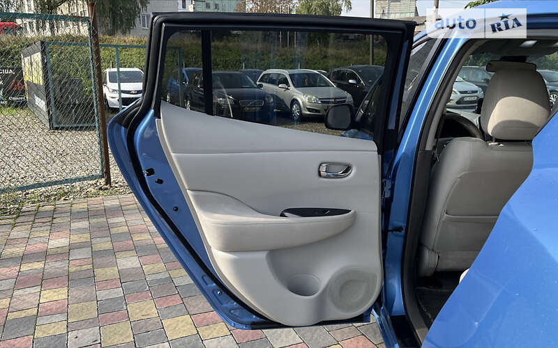 Хэтчбек Nissan Leaf 2012 в Стрые