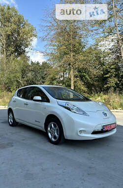 Хэтчбек Nissan Leaf 2015 в Дрогобыче