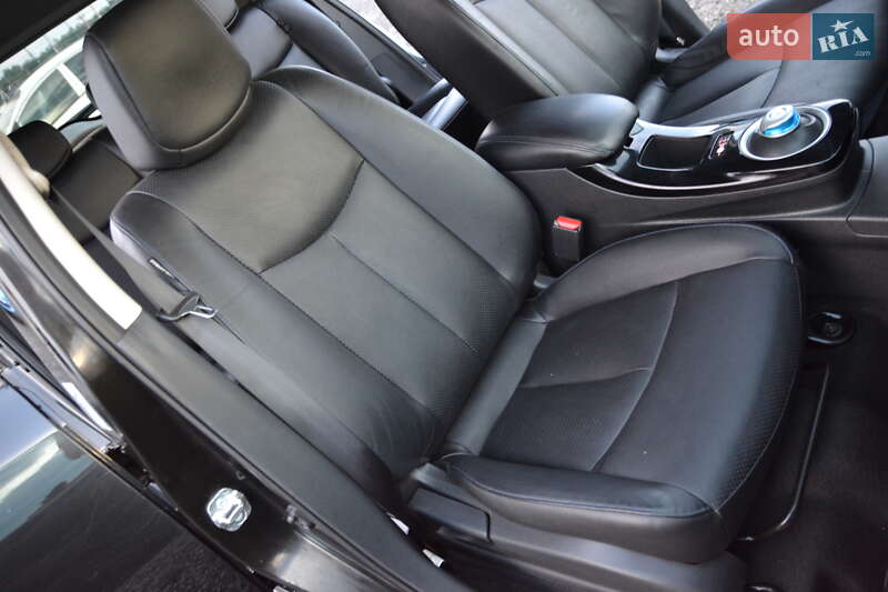 Хетчбек Nissan Leaf 2014 в Луцьку