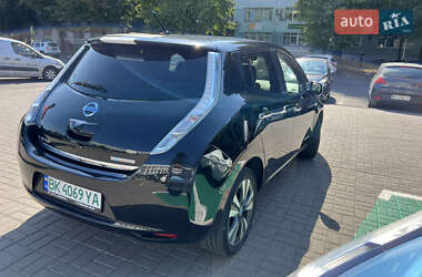 Хэтчбек Nissan Leaf 2013 в Ровно