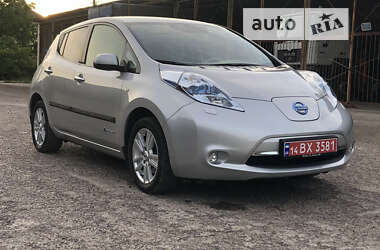 Хэтчбек Nissan Leaf 2012 в Городке