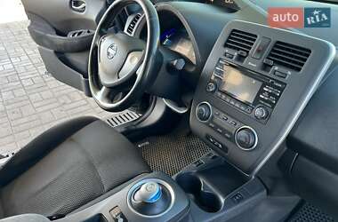 Хэтчбек Nissan Leaf 2013 в 